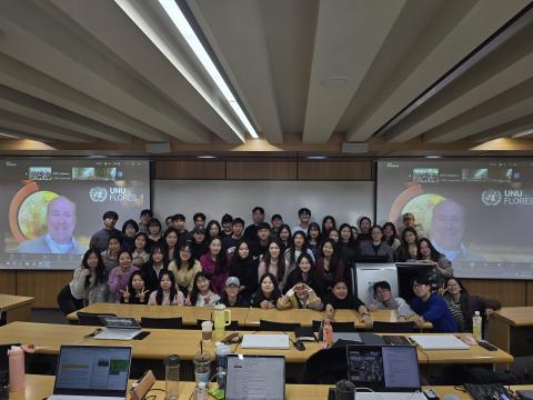 Prof Karthe GELP UNU-FLORES